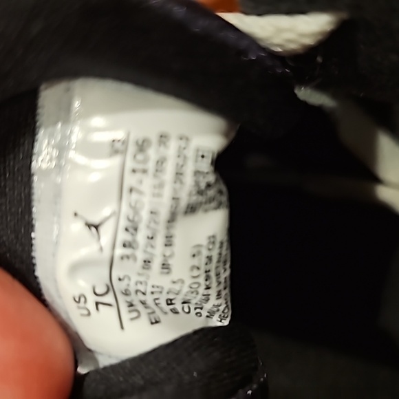 Jordan 6 Retro Carmine sneakers - Picture 4 of 7